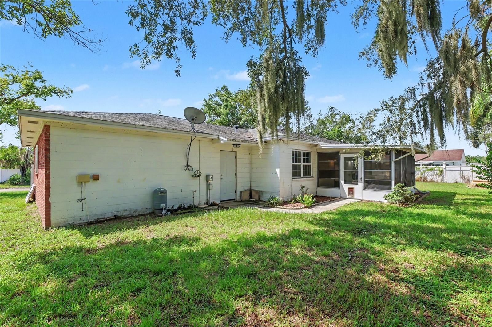 2265 VILLAGE CT — photo 15