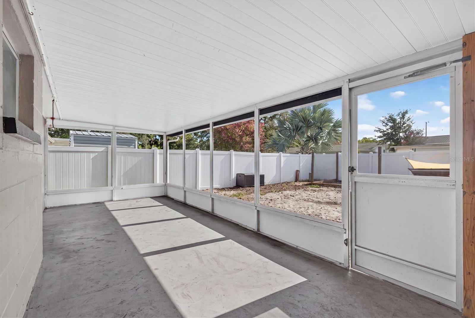 1440 NORMANDY BLVD — photo 29