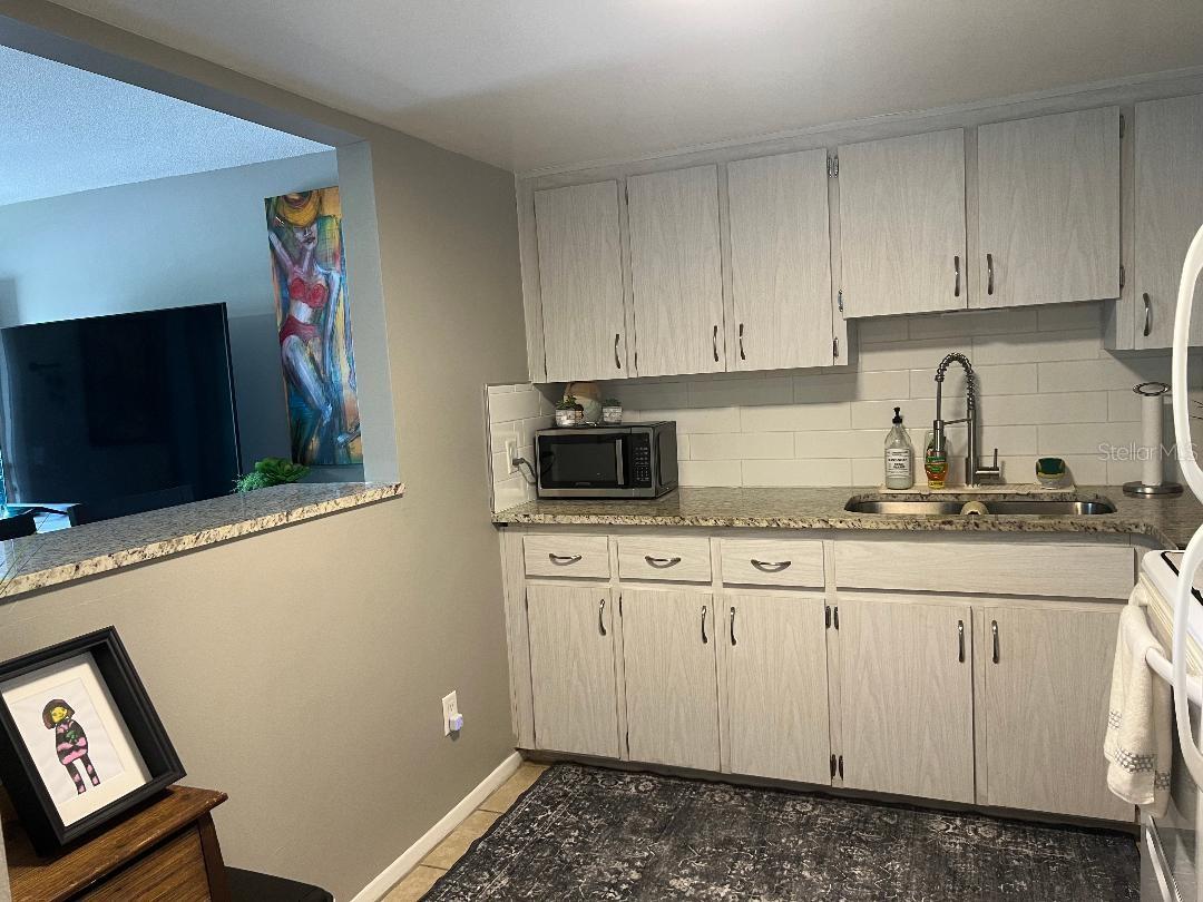 2000 WORLD PARKWAY BLVD #20 — photo 10
