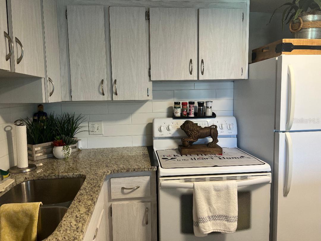 2000 WORLD PARKWAY BLVD #20 — photo 12