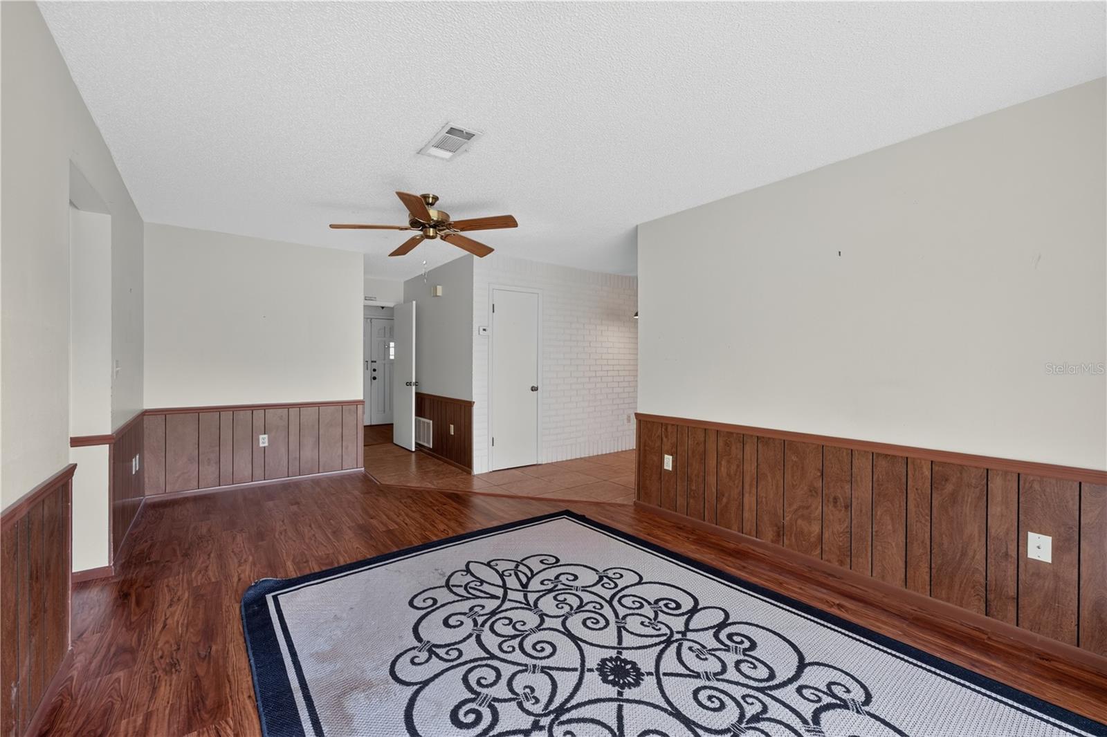 8810 SHOEMAKER LN — photo 16