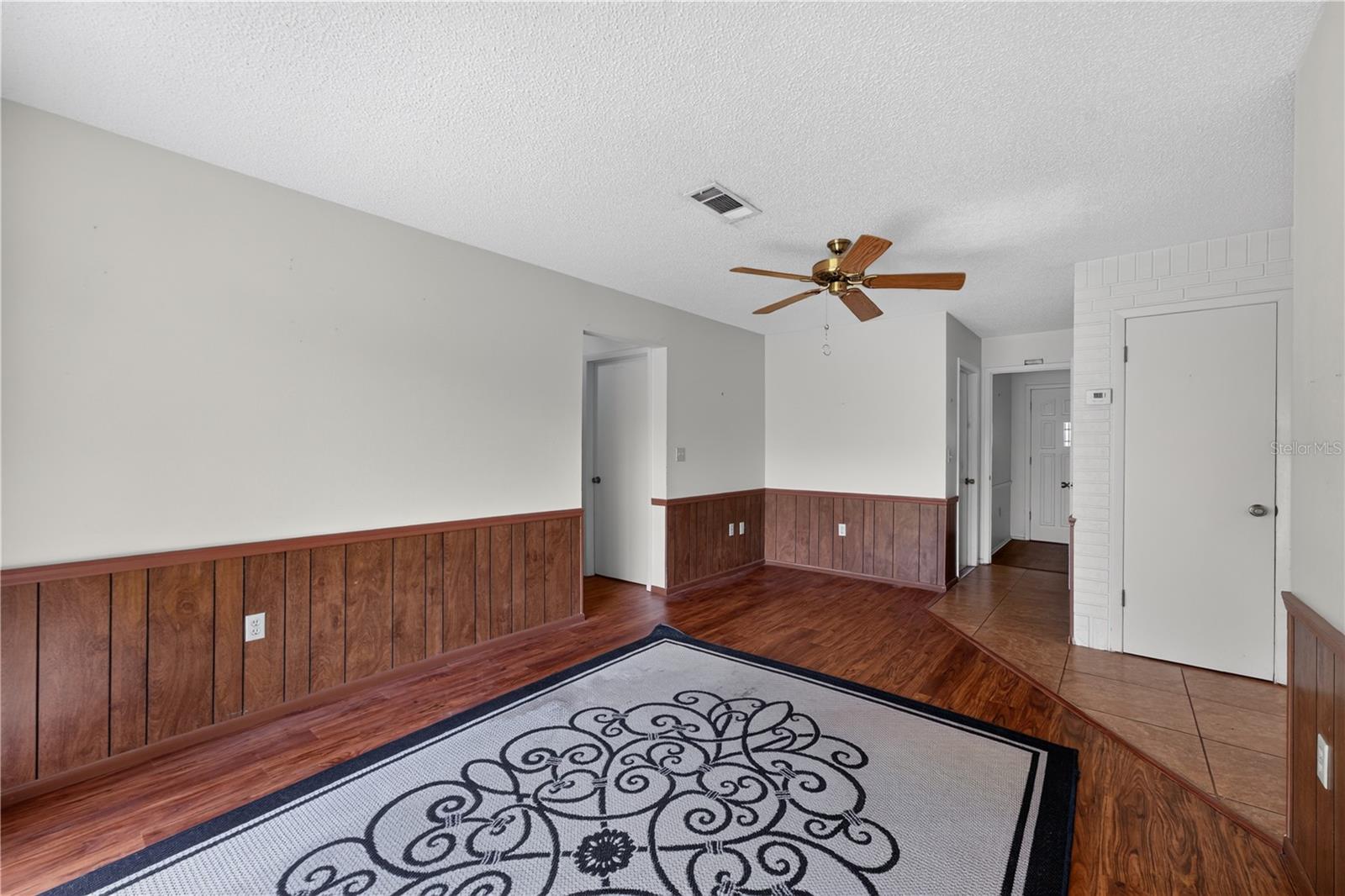 8810 SHOEMAKER LN — photo 15