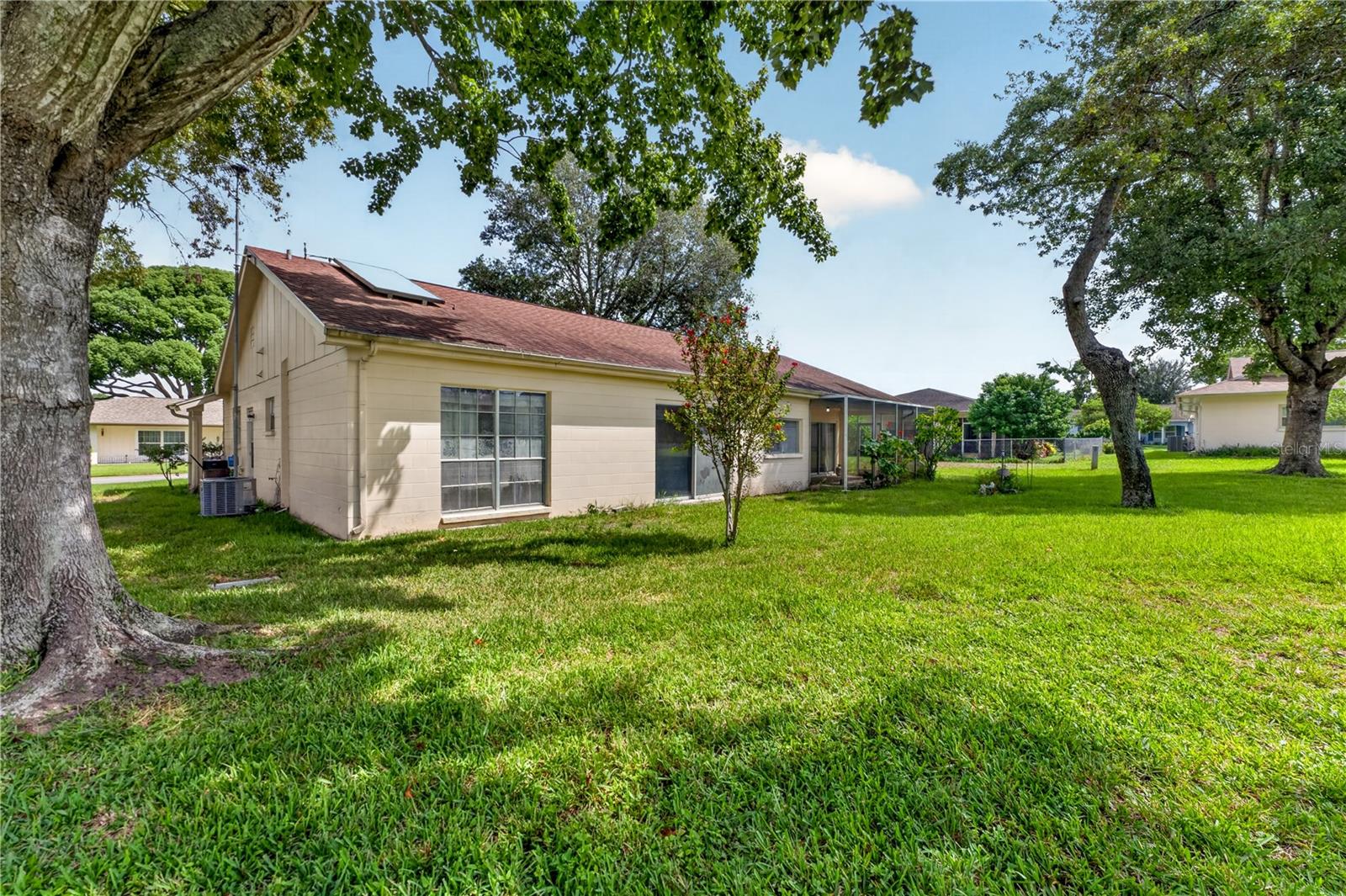 8810 SHOEMAKER LN — photo 25