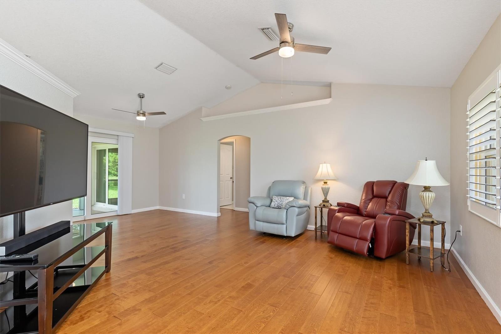 2058 EMRICK ST — photo 4