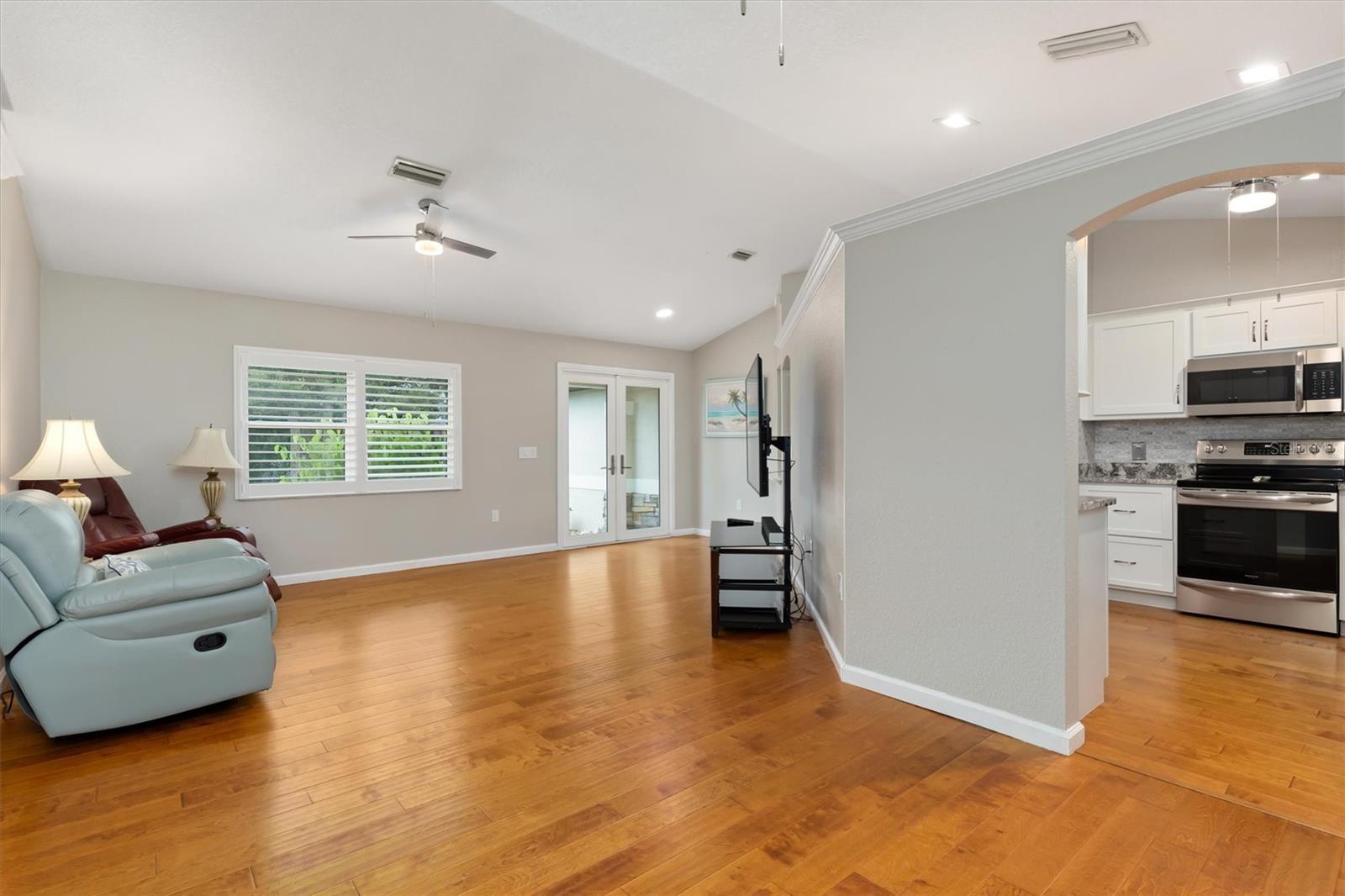 2058 EMRICK ST — photo 10