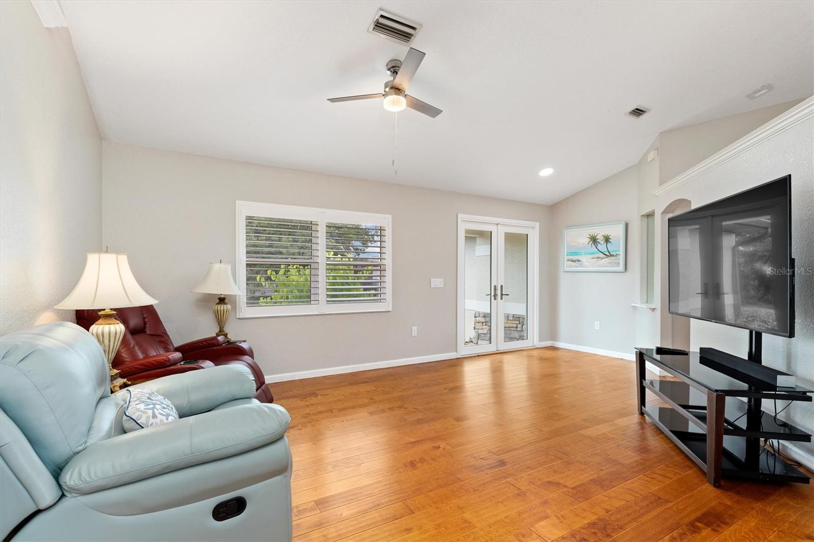 2058 EMRICK ST — photo 7