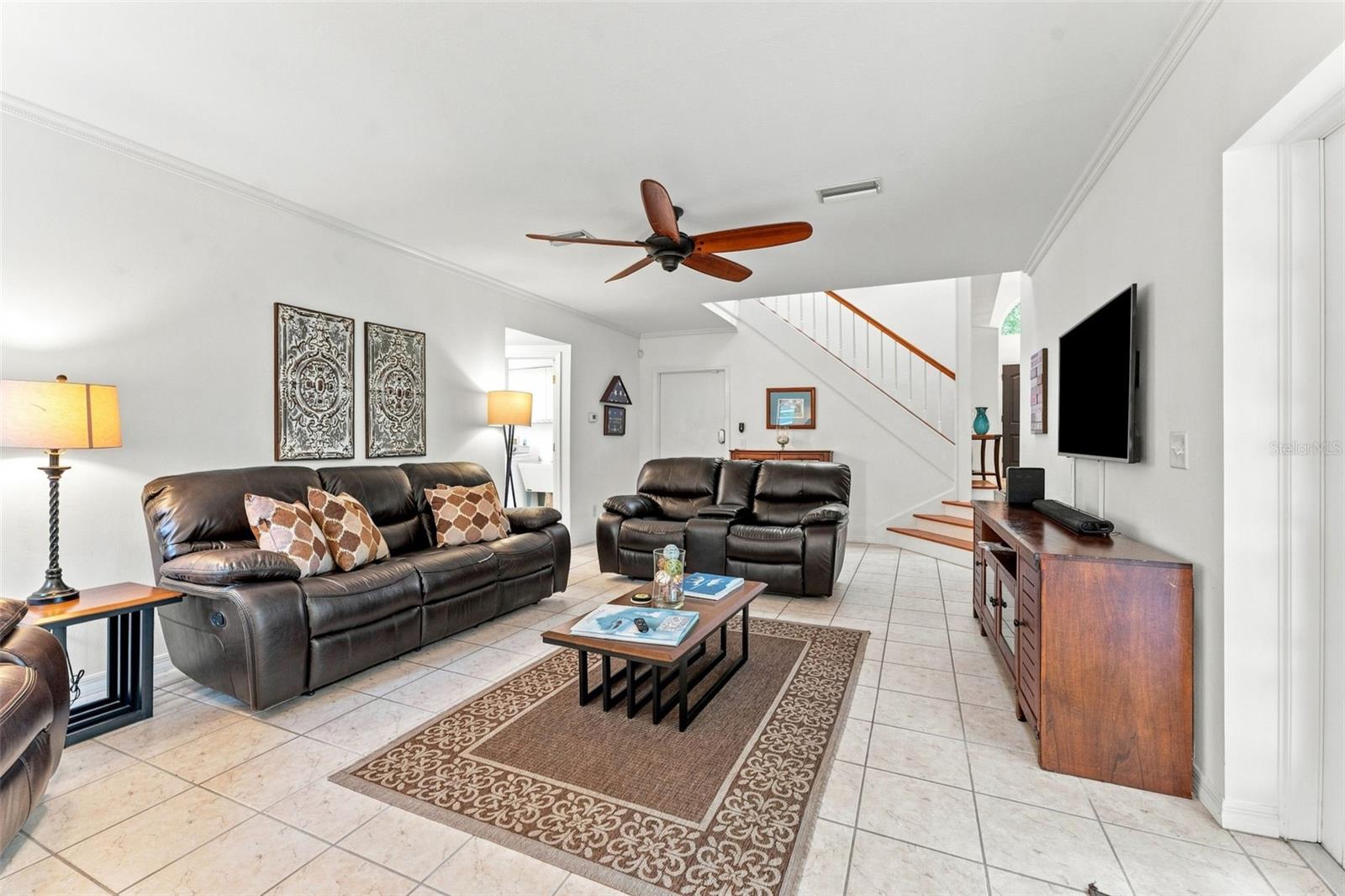 210 WOODLAND CT — photo 17