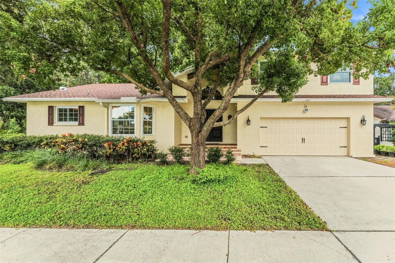 210 WOODLAND CT — photo 3