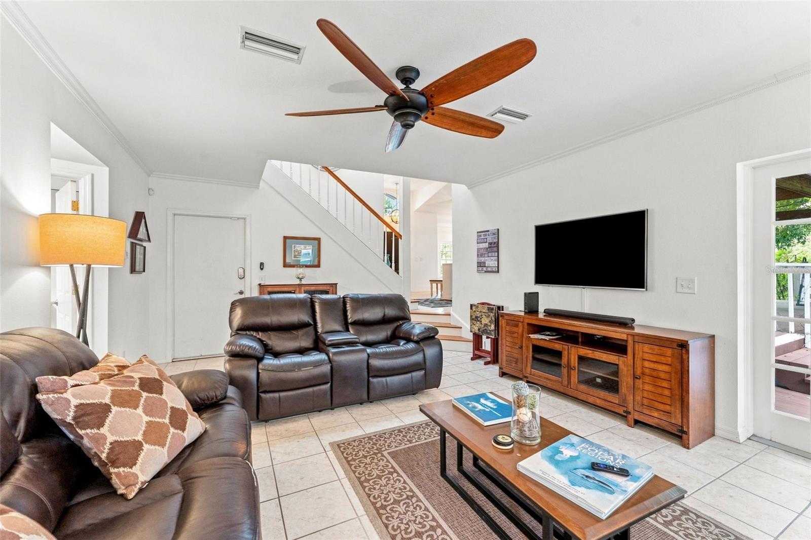 210 WOODLAND CT — photo 18
