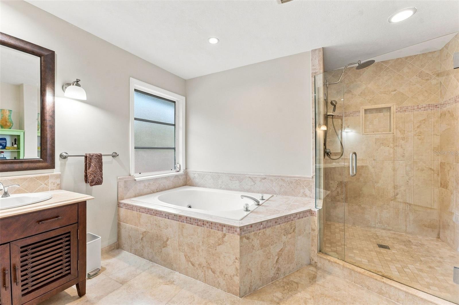 210 WOODLAND CT — photo 26