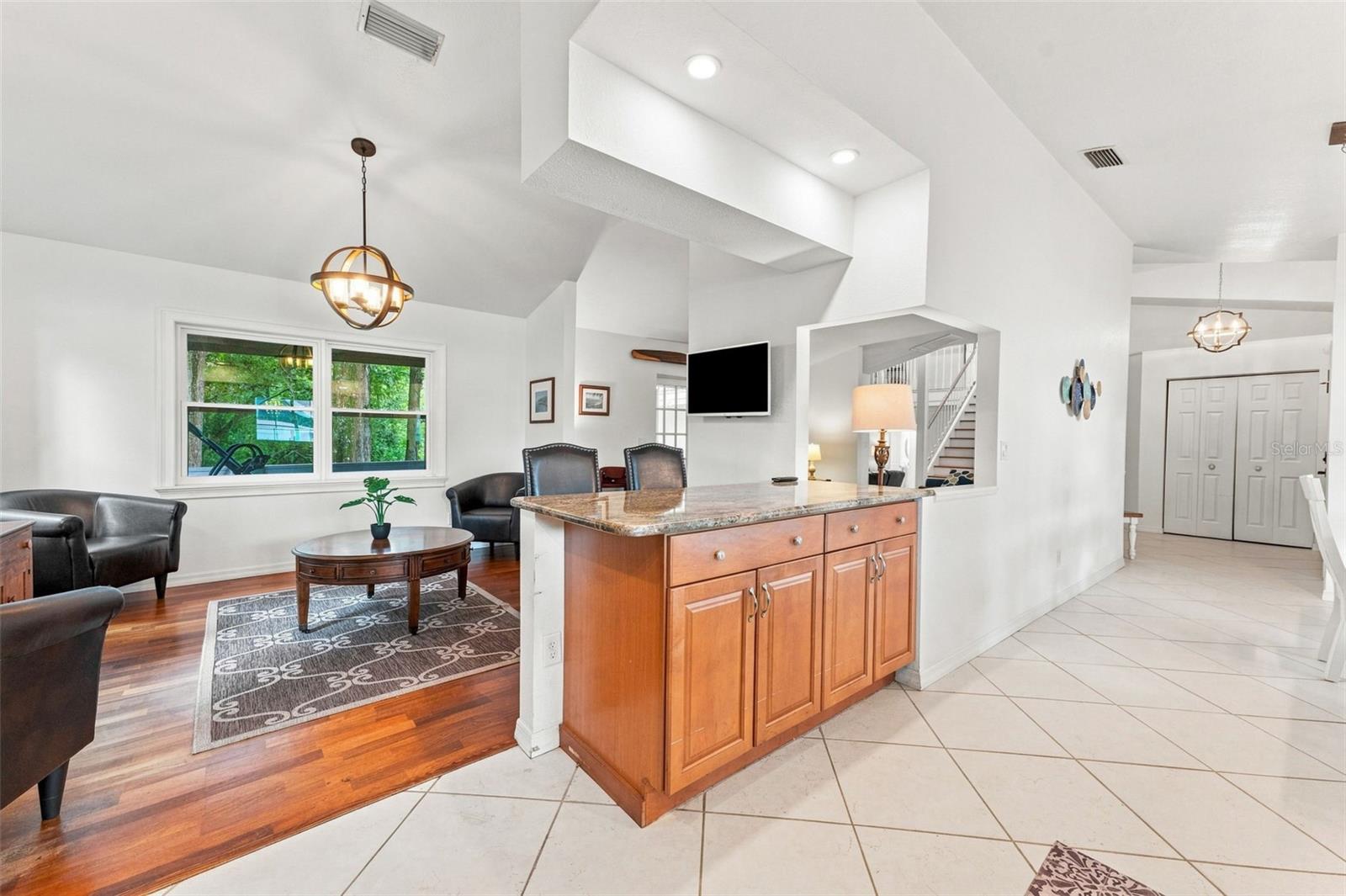 210 WOODLAND CT — photo 14