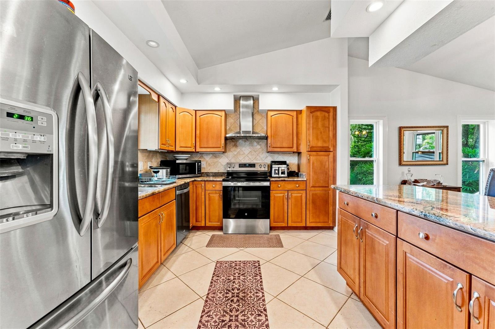 210 WOODLAND CT — photo 12