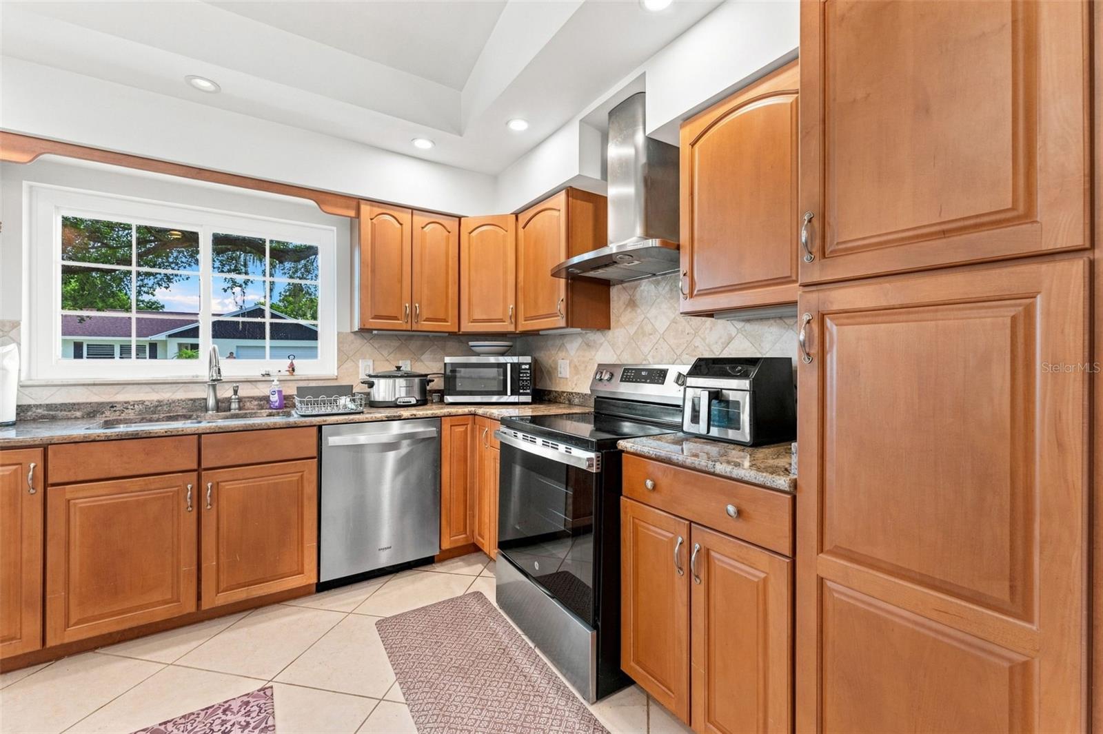 210 WOODLAND CT — photo 13