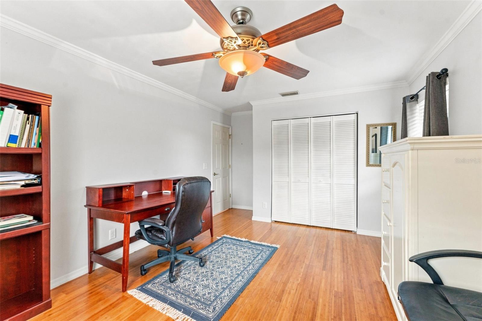 210 WOODLAND CT — photo 34