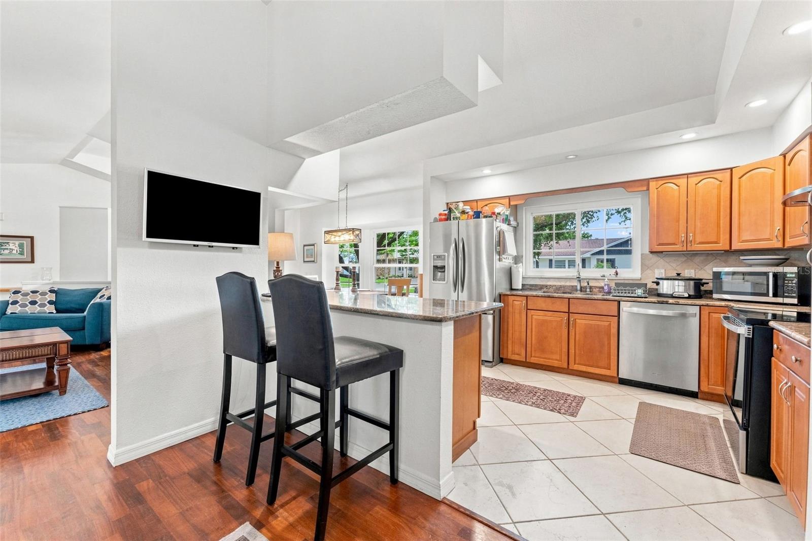 210 WOODLAND CT — photo 11