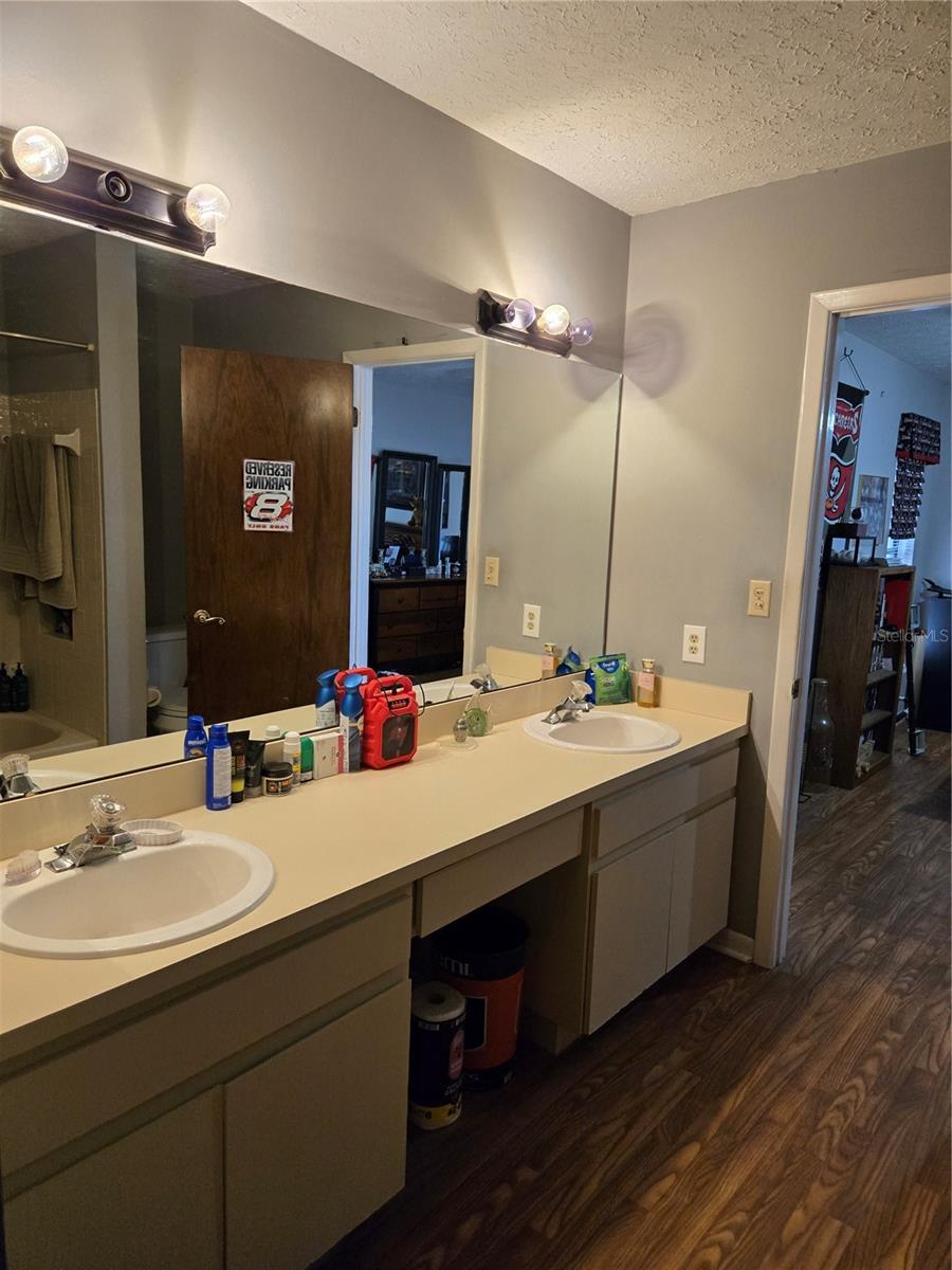 8008 LA SERENA DR — photo 20