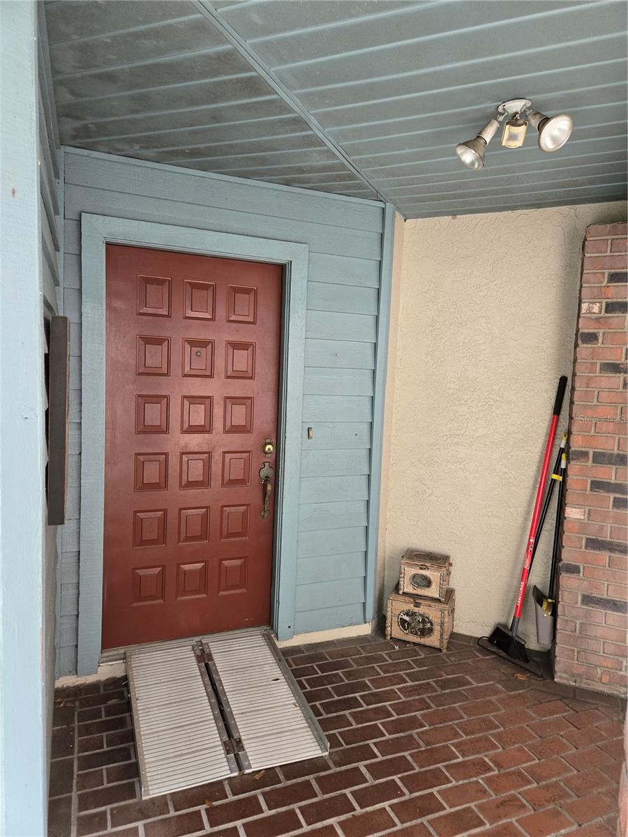 8008 LA SERENA DR — photo 2