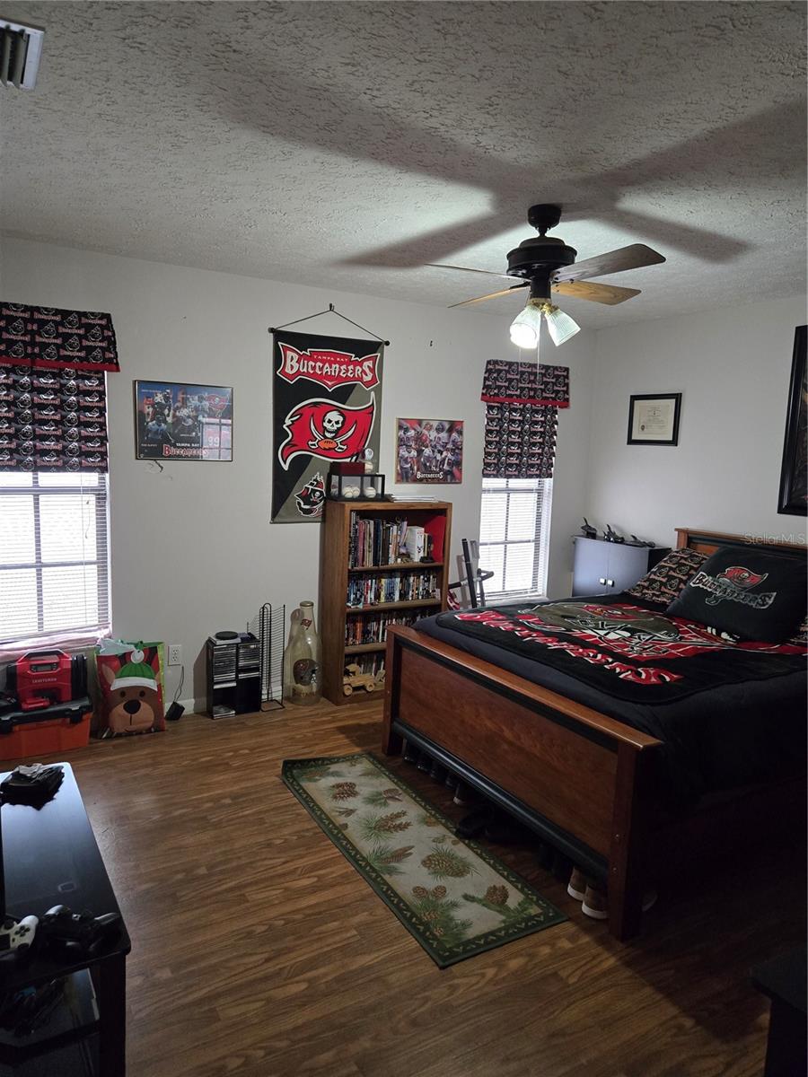 8008 LA SERENA DR — photo 18
