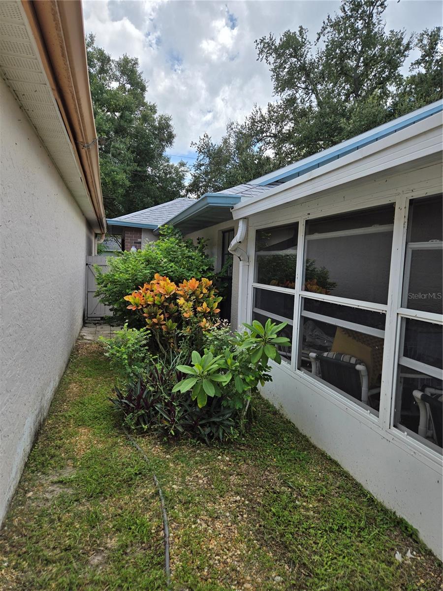 8008 LA SERENA DR — photo 22