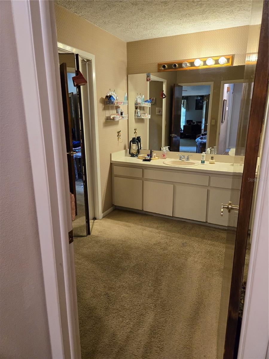 8008 LA SERENA DR — photo 17