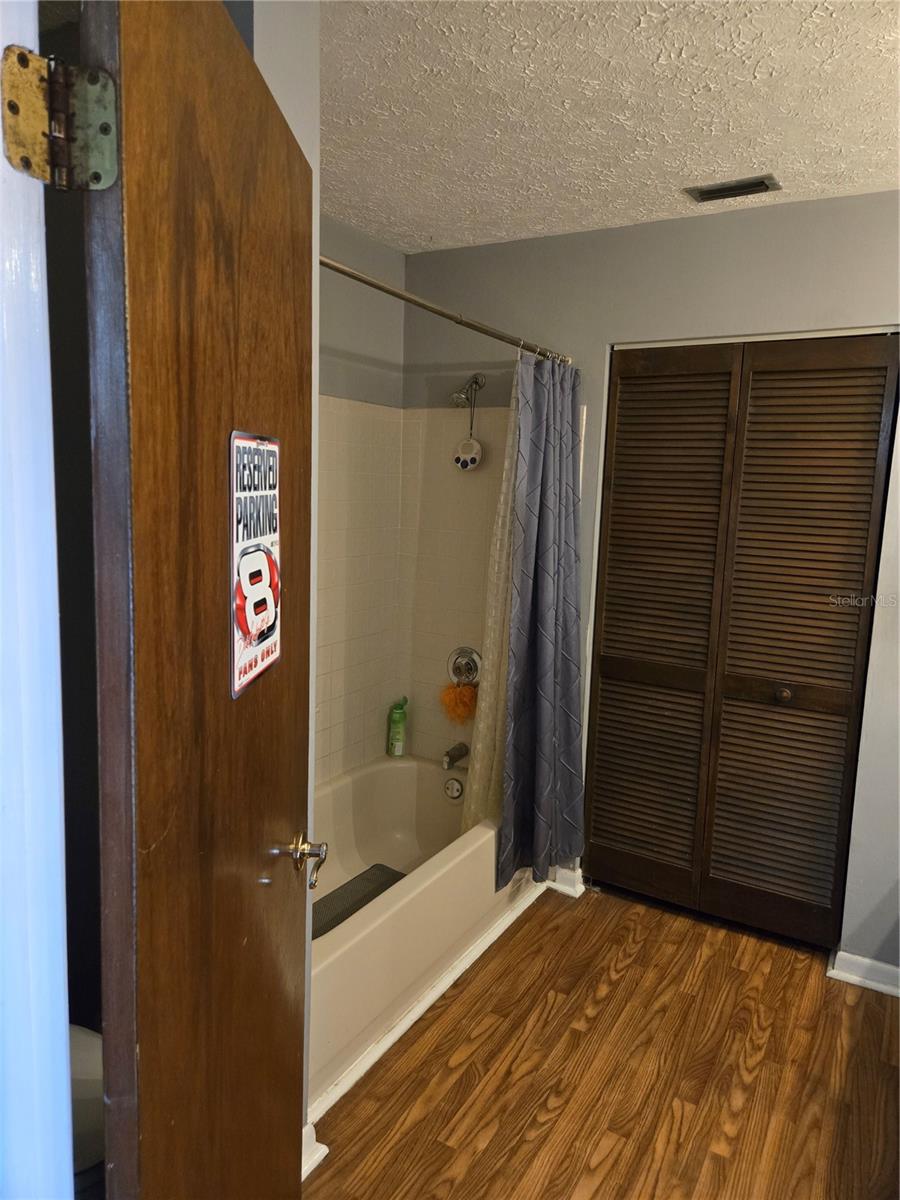 8008 LA SERENA DR — photo 21