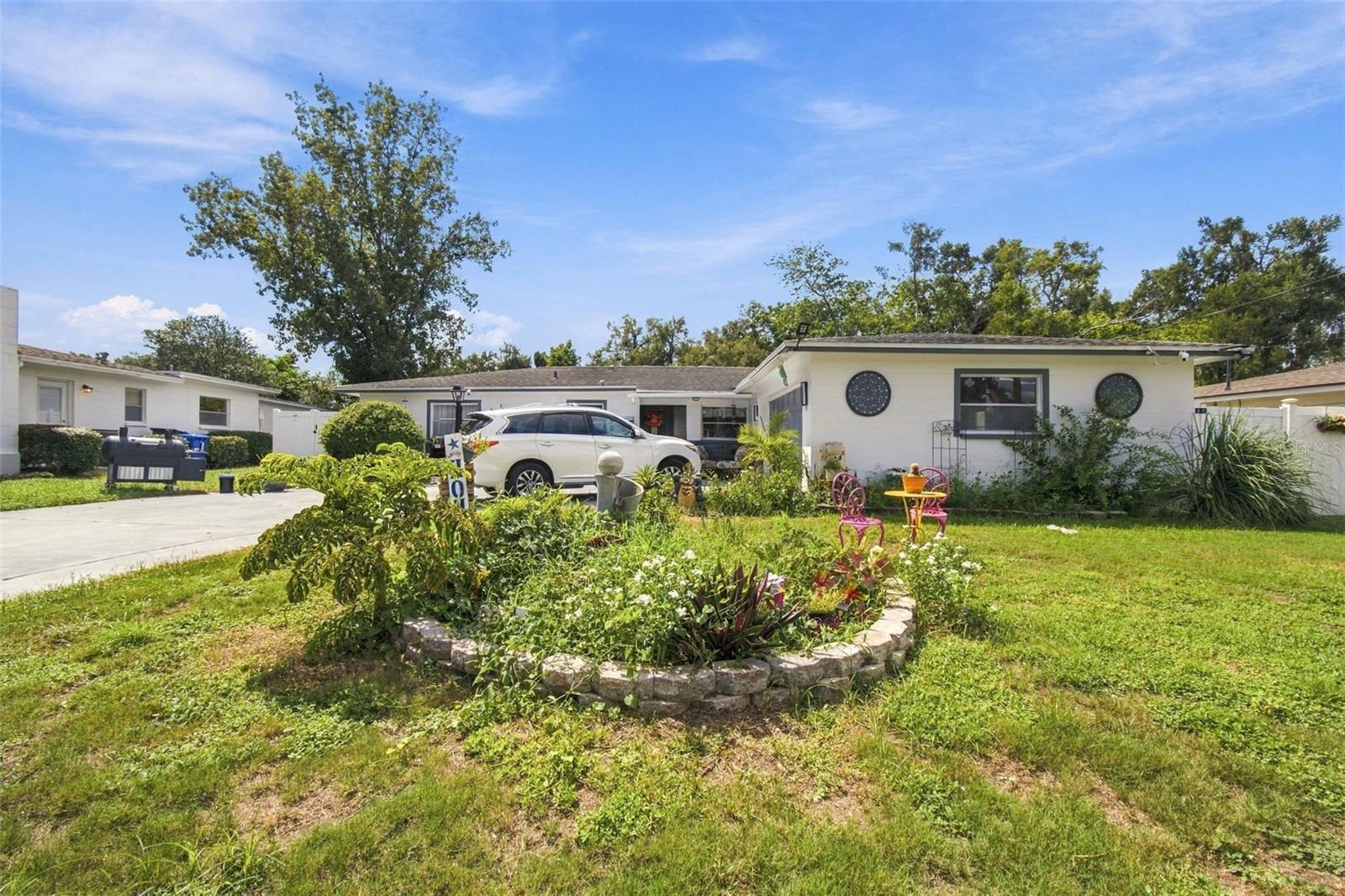 519 S LARRY CIR — photo 3