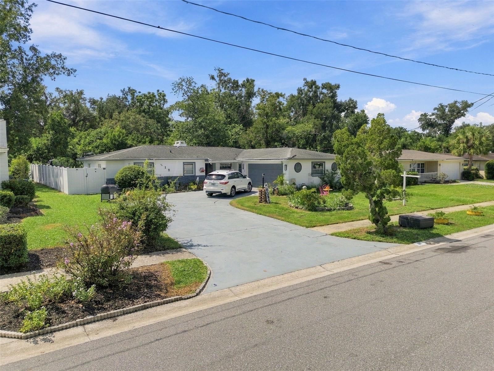 519 S LARRY CIR — photo 25