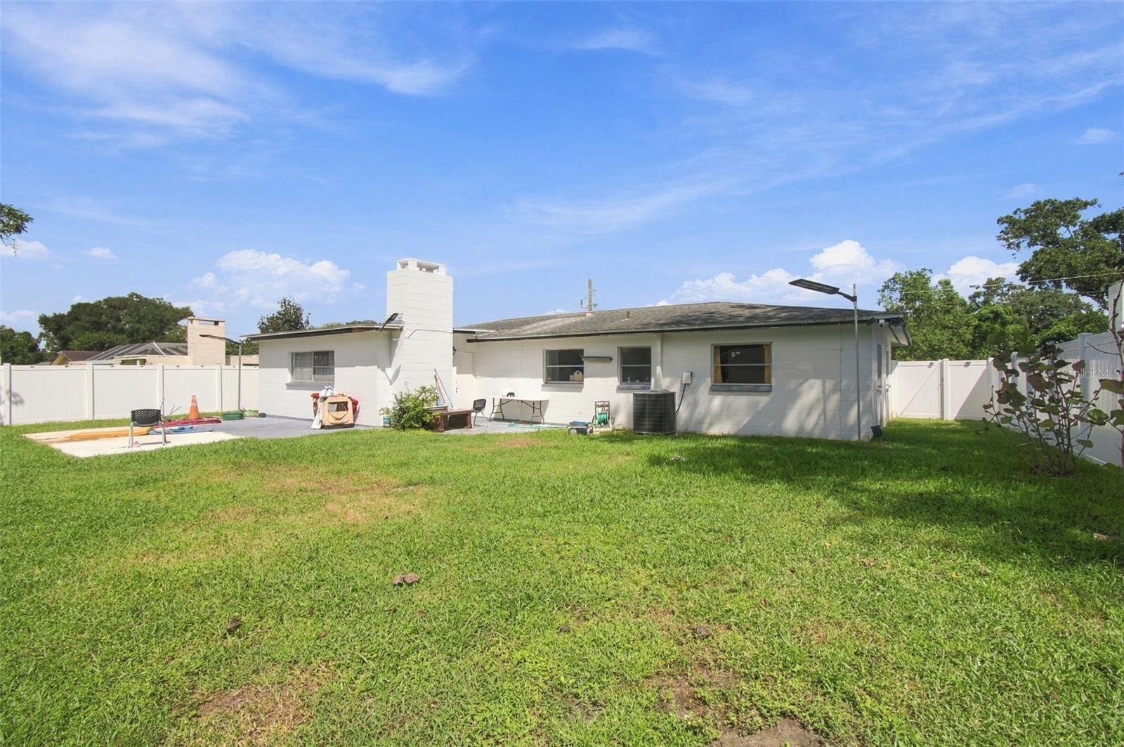 519 S LARRY CIR — photo 18