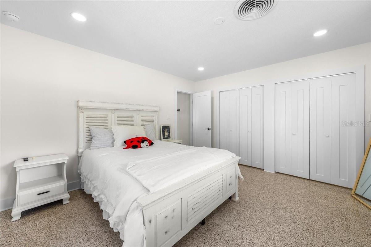 1019 MANDALAY AVE — photo 19