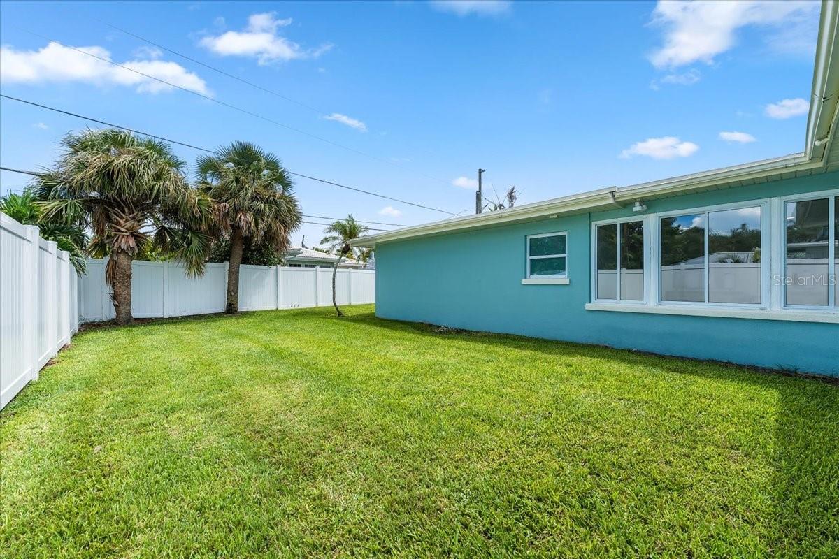 1019 MANDALAY AVE — photo 42