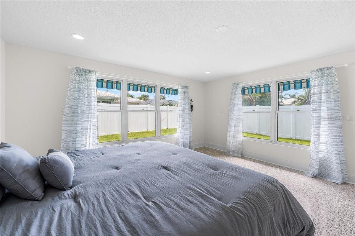 1019 MANDALAY AVE — photo 34