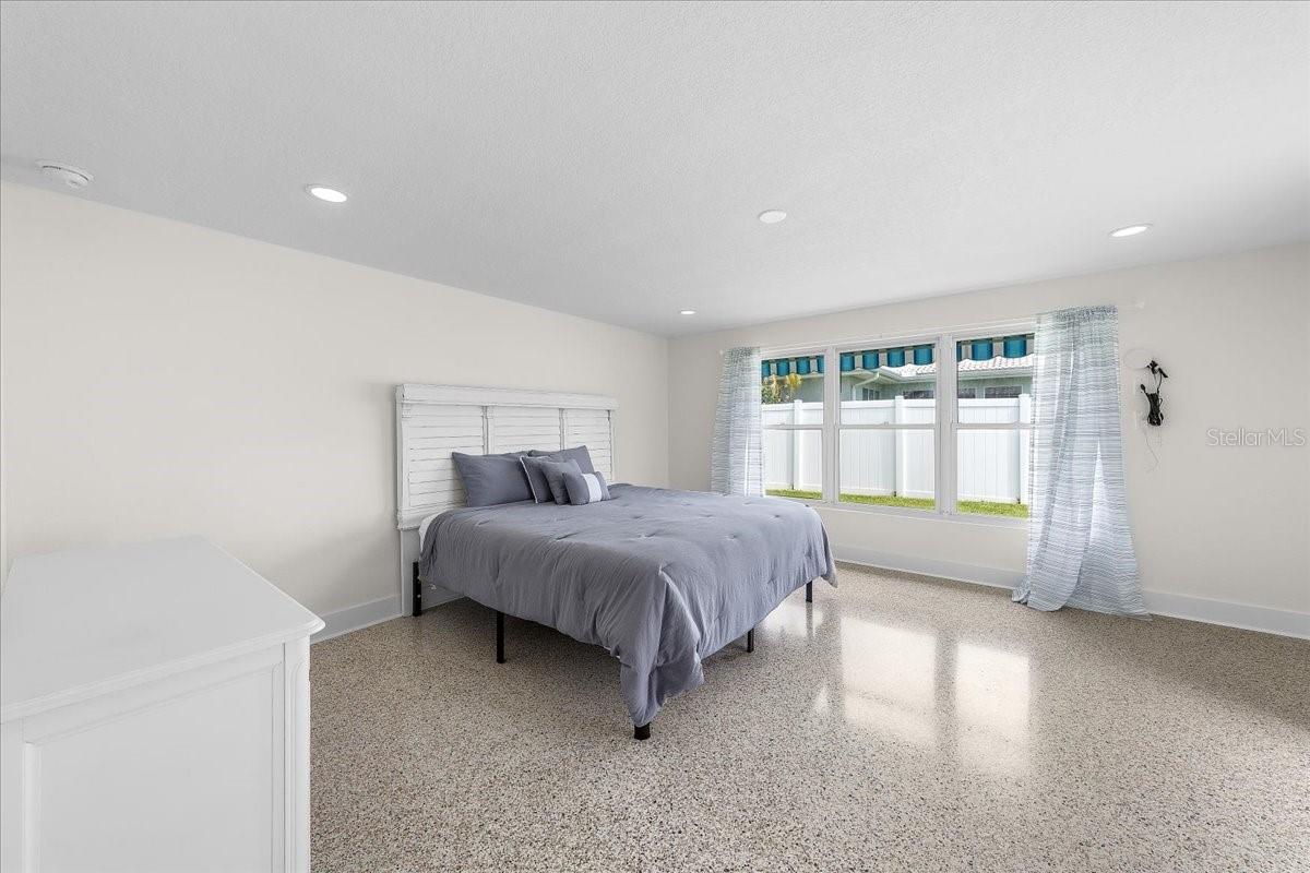 1019 MANDALAY AVE — photo 31