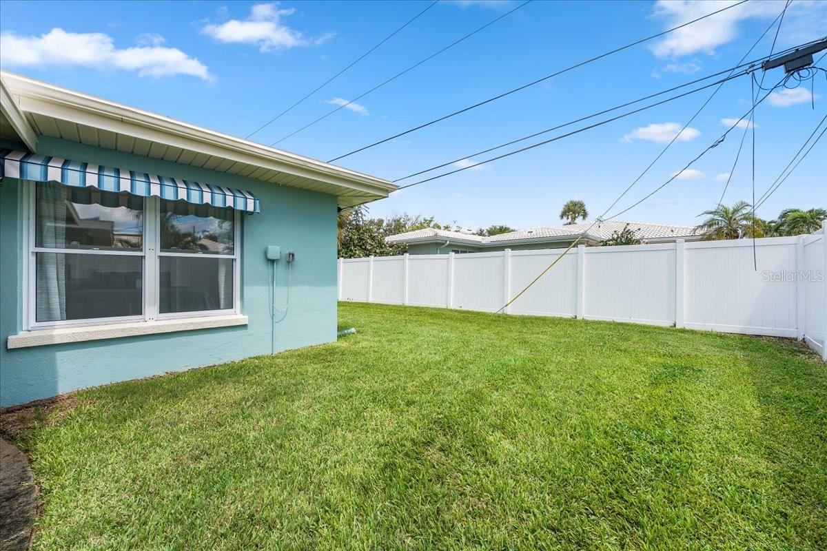 1019 MANDALAY AVE — photo 38