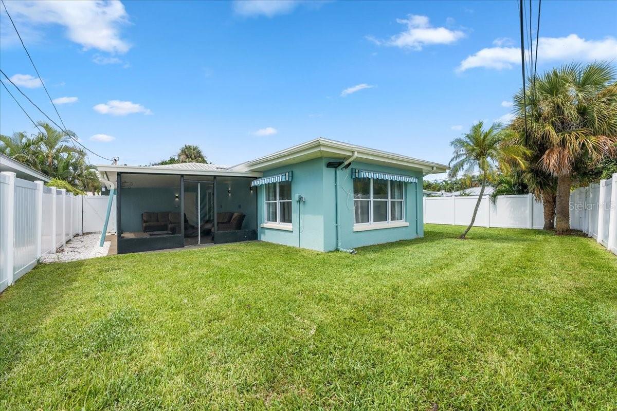 1019 MANDALAY AVE — photo 39