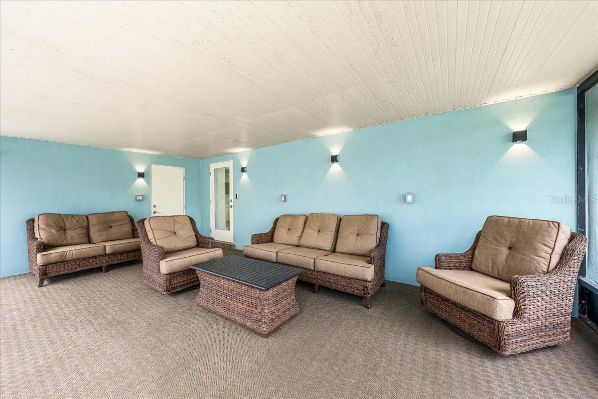 1019 MANDALAY AVE — photo 36