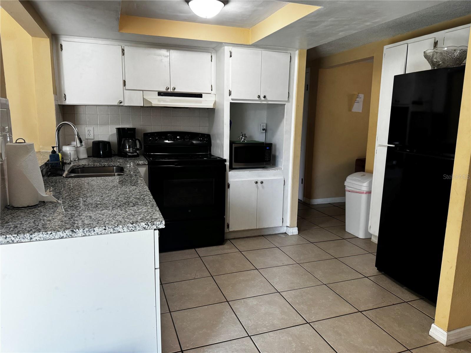 7306 WINDSOR ST — photo 10