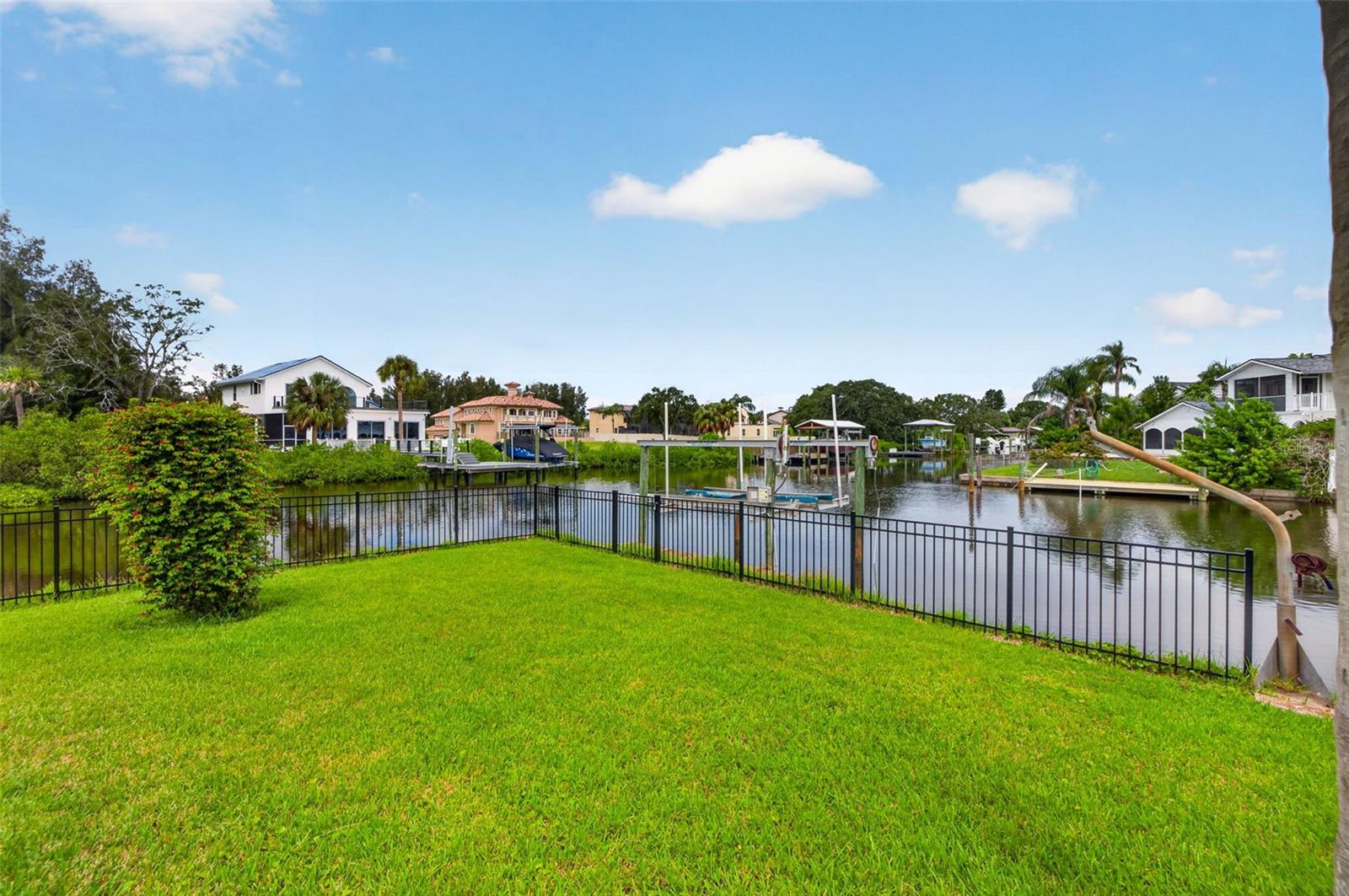 8727 BAY CREST LN — photo 36