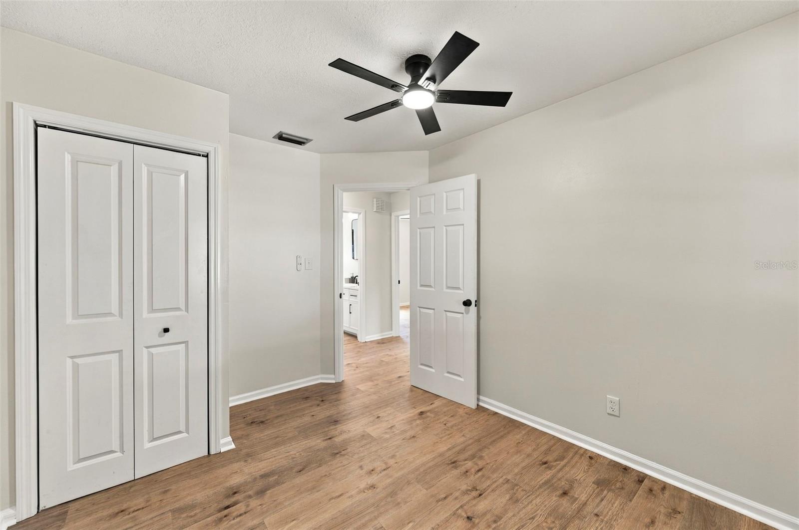 5405 S 79TH ST — photo 24