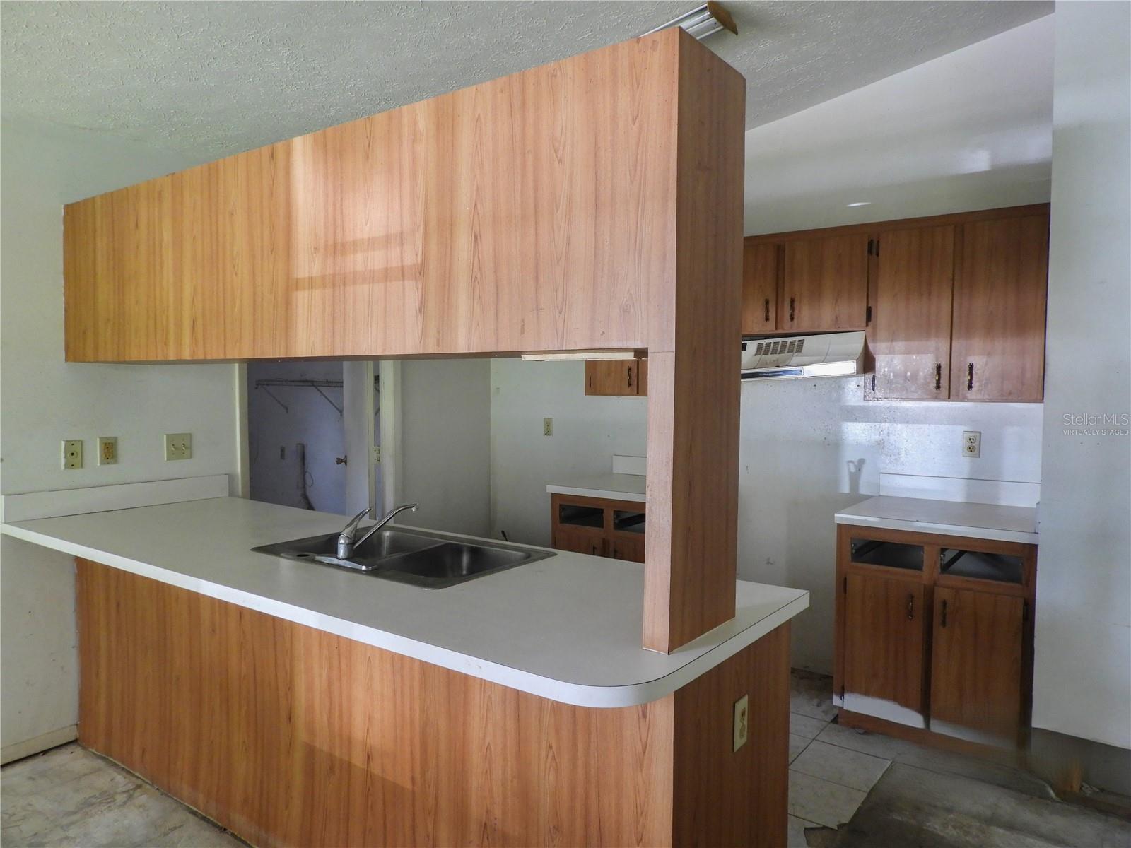 1211 NIAGARA ST — photo 3