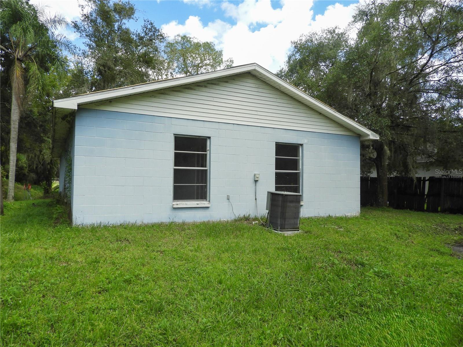 1211 NIAGARA ST — photo 14