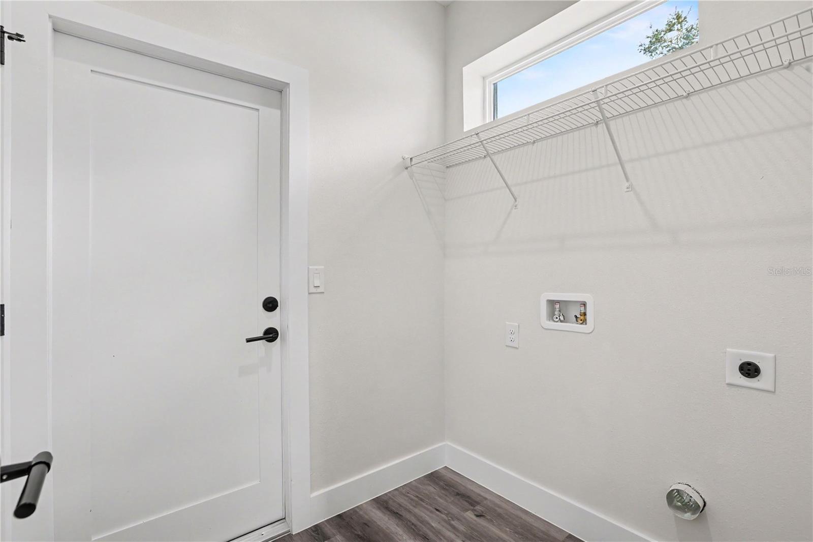 4013 E CURTIS ST — photo 23