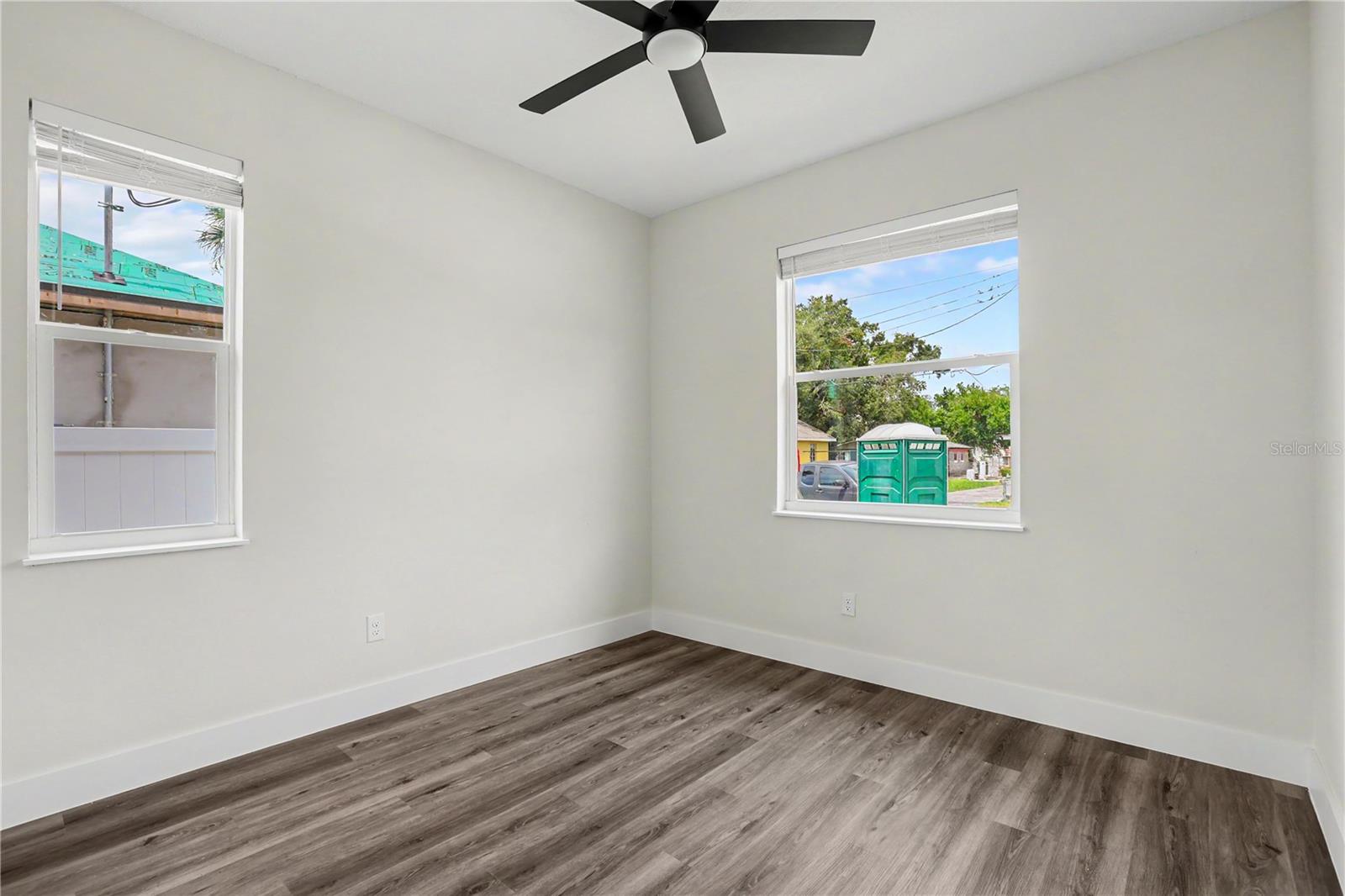 4013 E CURTIS ST — photo 18