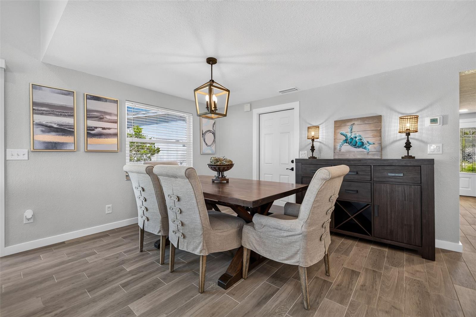 209 TALLAHASSEE DR NE — photo 14