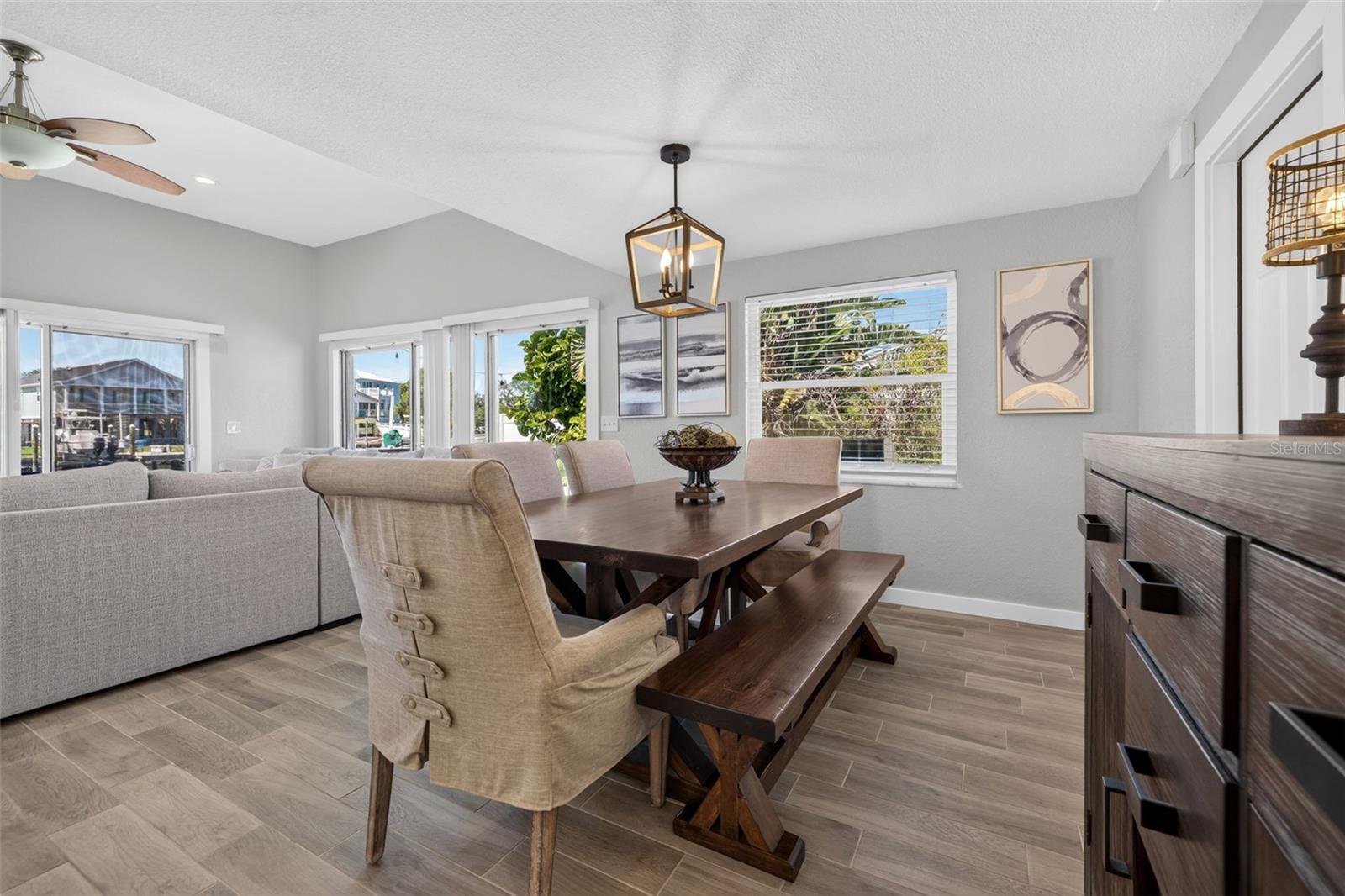 209 TALLAHASSEE DR NE — photo 13