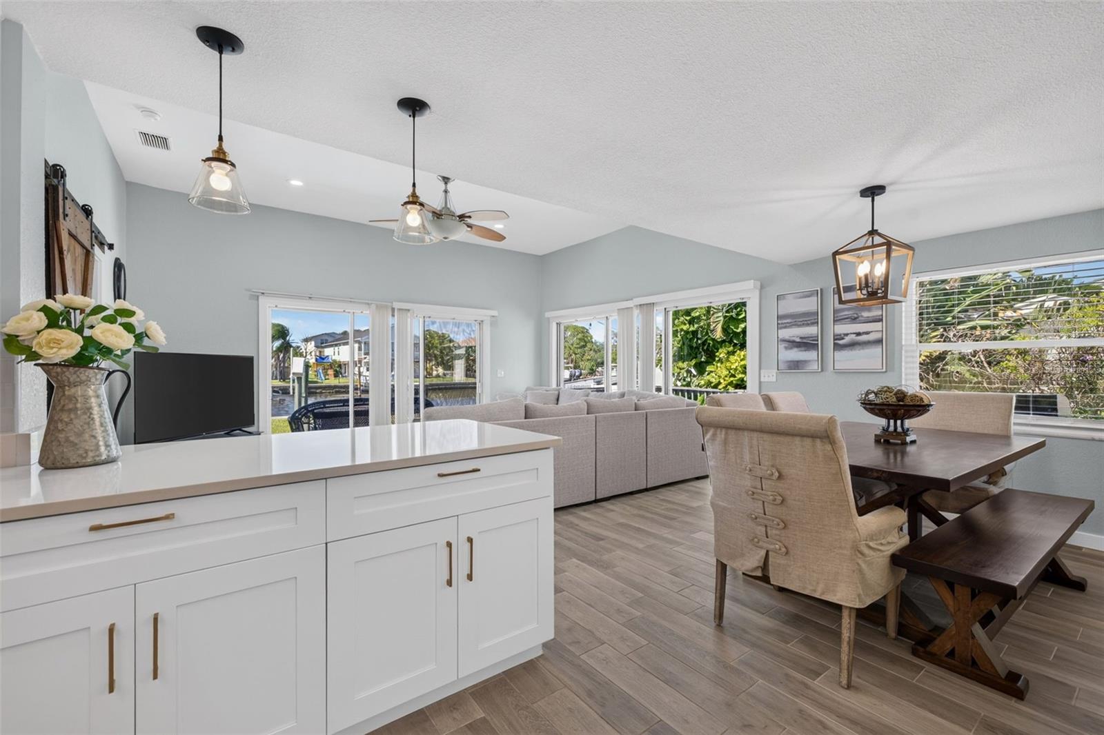 209 TALLAHASSEE DR NE — photo 11