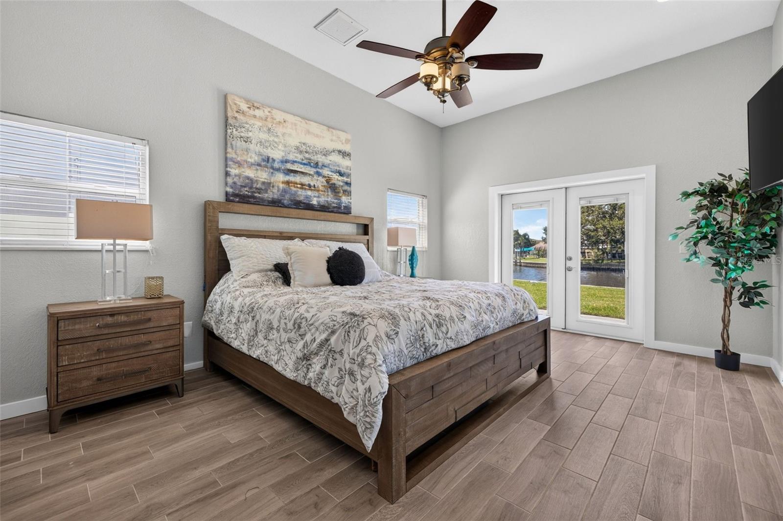 209 TALLAHASSEE DR NE — photo 19