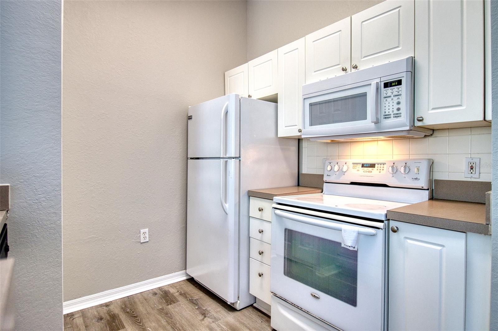 5146 NORTHRIDGE RD #303 — photo 9
