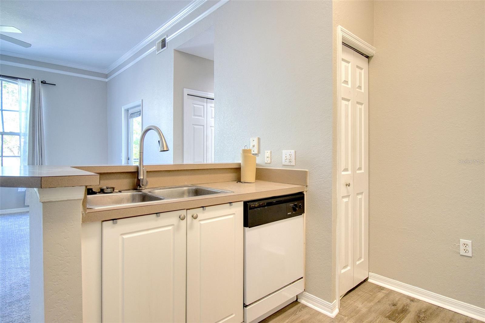 5146 NORTHRIDGE RD #303 — photo 7