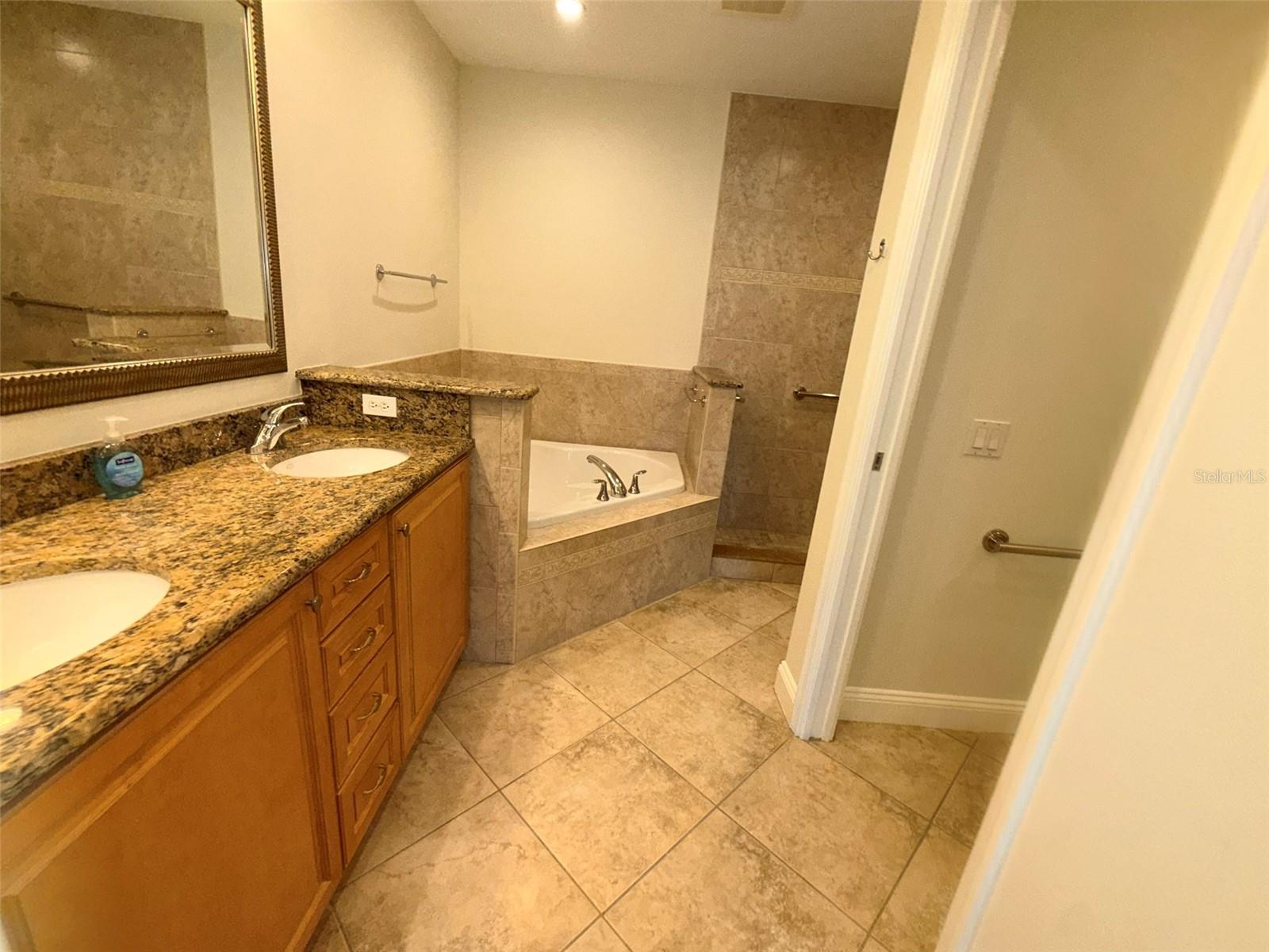 7702 LAKE VISTA CT #303 — photo 31