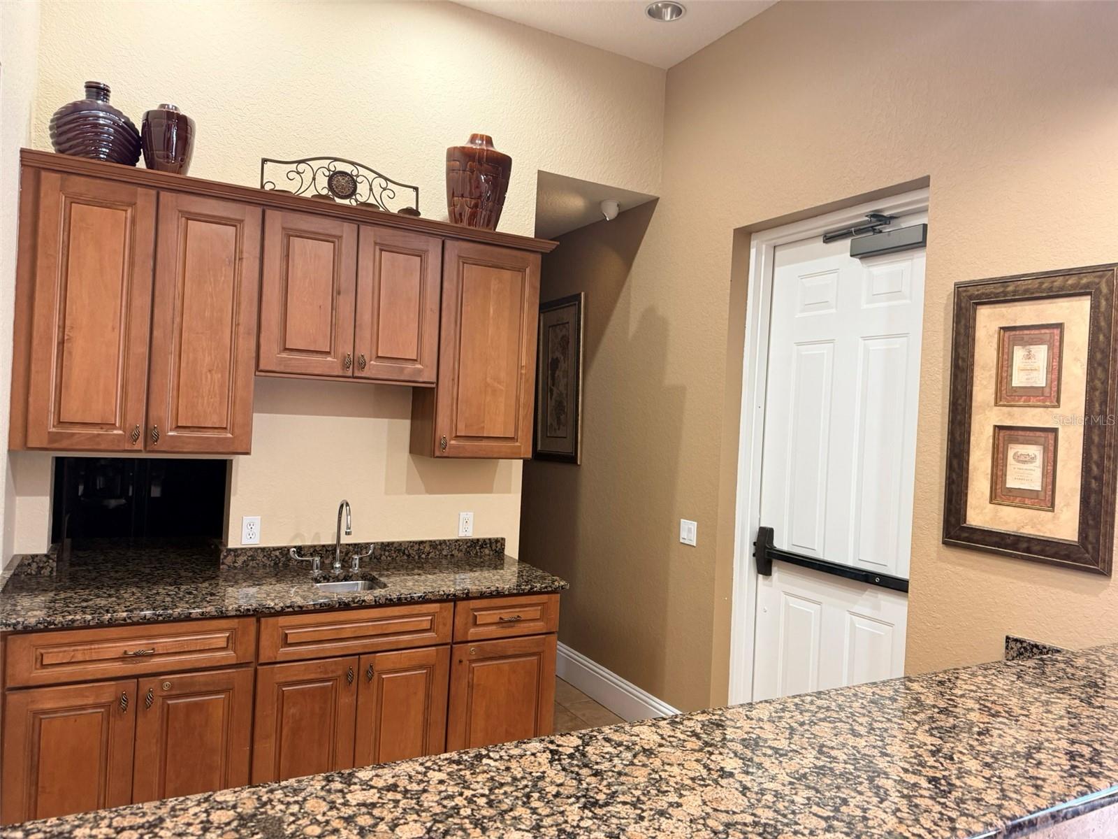 7702 LAKE VISTA CT #303 — photo 44